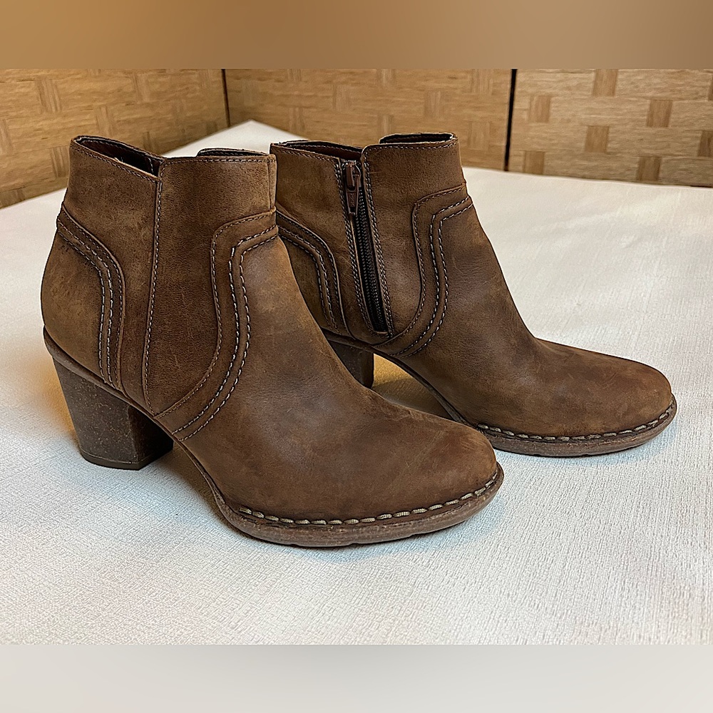 CLARKS Brown, Suede, Boots in Size 8